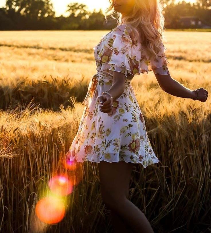 Логотип группы ЛетниЙ Чат 🌼